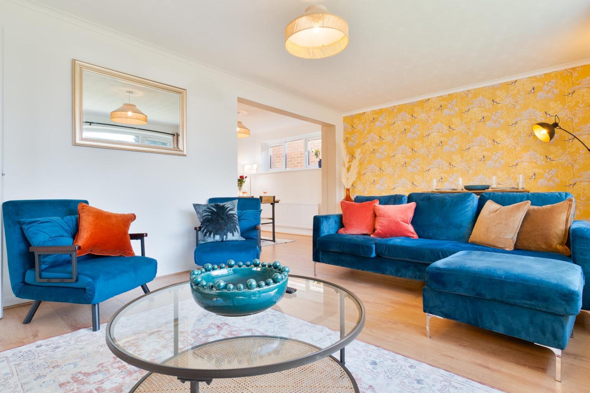 Stylish 4 Bedroom Spacious Retreat With Parking - Sleeps 10 - Families & Contractors كانتربيري المظهر الخارجي الصورة